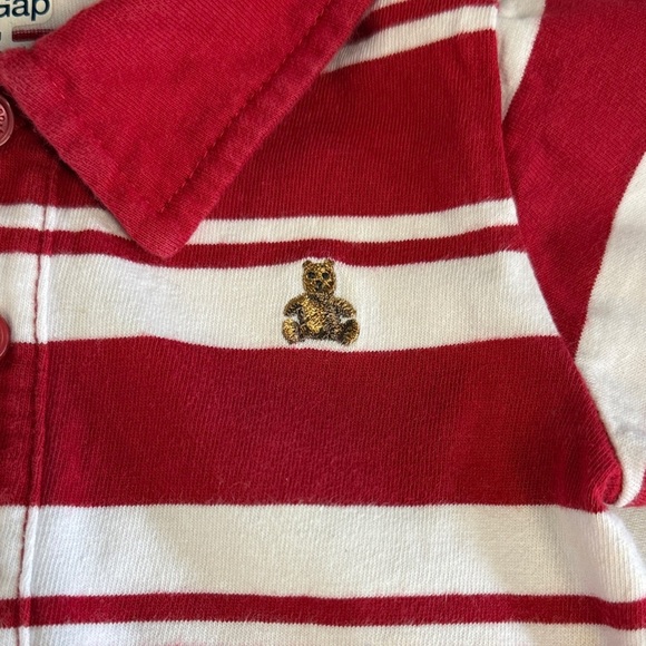 GAP - LIKE NEW Red and White Striped Bodysuit/onesie with Blue Jeans Set - Picture 4 of 7